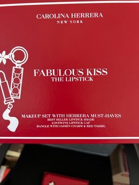 New - Carolina Herrera Fabulous Kiss Lipstick Set